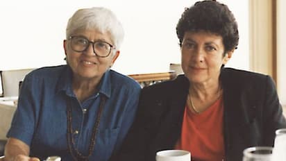 'എനിക്കെന്റെ സ്വന്തം അമ്മയെ വിവാഹം കഴിക്കേണ്ടി വന്നതിനു പിന്നിലെ കഥ' ലിലിയൻ പറയുന്നു.