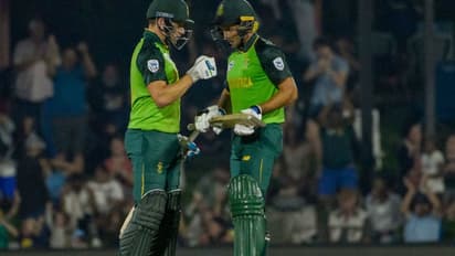 டி காக் டக் அவுட்.. ஆனாலும் ஆஸ்திரேலியாவை வீழ்த்தி தென்னாப்பிரிக்கா அபார வெற்றி.. ஆட்டநாயகர்கள் 2 பேர்