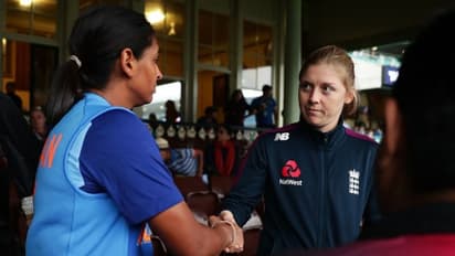 വനിതാ ടി20 ലോകകപ്പ്: നിര്‍ണായക നിര്‍ദേശവുമായി ഹര്‍മന്‍പ്രീത്; രണ്ട് താരങ്ങള്‍ക്ക് പ്രശംസ