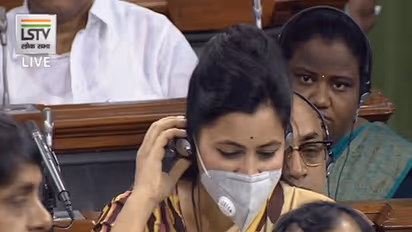 ಸಂಸತ್ತಿನಲ್ಲೂ ಕೊರೋನಾ ಎಫೆಕ್ಟ್, ಮಾಸ್ಕ್ ಧರಿಸಿಯೇ ಅಬ್ಬರಿಸಿದ ಸಂಸದೆ!