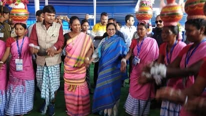 মালদহে গণবিবাহ আসর, আদিবাসীদের সঙ্গে নাচলেন মুখ্যমন্ত্রী