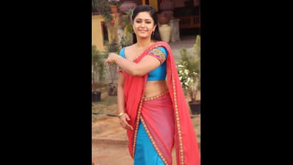 பிக்பாஸ் சீசன் 4-ல் பூனம் பஜ்வா?... கவர்ச்சிக்கு பஞ்சமில்லாமல் வலம் வர எவ்வளவு லட்சம் சம்பளம் தெரியுமா?