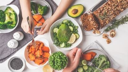 സസ്യാഹാരം മാത്രമാണോ കഴിക്കുന്നത് ? കാത്തിരിക്കുന്നത് വലിയ അപകടം !