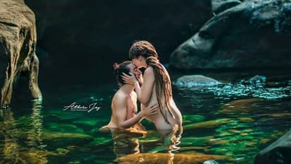 মাতৃত্ব ও পিতৃত্বের সুখানুভূতি কেমন, নগ্ন হয়ে সেই রূপ তুলে ধরলেন এই দম্পতি