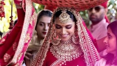 বিয়ের পিঁড়িতে তাক লাগিয়ে ছিলেন বলিউডের যে তারকারা, রইল সেরার সেরা ছবি