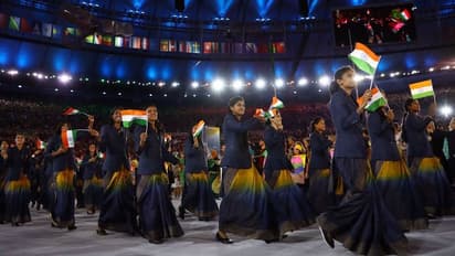 ഒളിംപിക്സ് ഉദ്ഘാടനച്ചടങ്ങില് ഇനി രാജ്യത്തിന്റെ പതാക വഹിക്കുക പുരുഷ-വനിതാ താരങ്ങള് ഒരുമിച്ച്