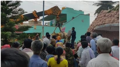 സംഘപരിവാര്‍ പിടിമുറുക്കി, 40 വർഷമായി ആരാധന നടത്തുന്ന ക്രിസ്തു പ്രതിമ നീക്കി