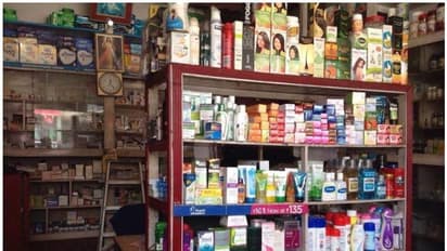 കാരുണ്യയിൽ ഫാർമസിസ്റ്റ്; നിയമനം കരാർ അടിസ്ഥാനത്തിൽ; ശമ്പളം 16000