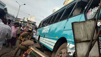 അഞ്ചുവര്ഷം; ബസപകടങ്ങളില് മാത്രം പൊലിഞ്ഞത് ആയിരങ്ങള്; ഞെട്ടിക്കുന്ന കണക്കുകളുമായി മുഖ്യമന്ത്രി