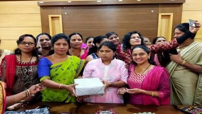 ಸರ್ಕಾರಿ ಅತಿಥಿ ಗೃಹದಲ್ಲಿ ಬಿಜೆಪಿ ಮಹಿಳಾ ಕಾರ್ಯಕರ್ತರ ಬರ್ತ್‌ಡೇ ಪಾರ್ಟಿ: ಫೋಟೋಸ್‌ ವೈರಲ್!