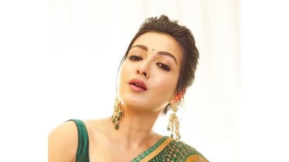 மாளவிகா மோகனனை காப்பியடிக்கும் கேத்ரின் தெரசா...முன்னணி இடத்தை பிடிக்க படாதபாடுபடும் புகைப்படங்கள்...!