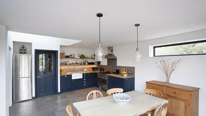 உங்கள் வீட்டு பெண்களை இந்த விஷயத்தை மட்டும் செய்ய அனுமதிக்க வேண்டாம்..மீறினால் பிரச்சனை தலைவிரித்து ஆடும்...