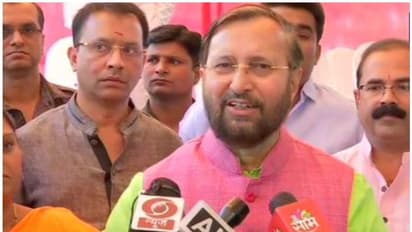 വിലക്ക്: മാധ്യമങ്ങള്ക്ക് നല്കിയ നോട്ടീസില് പിഴവെന്ന് കേന്ദ്രമന്ത്രി; ഉദ്യോഗസ്ഥരോട് വിശദീകരണം തേടി