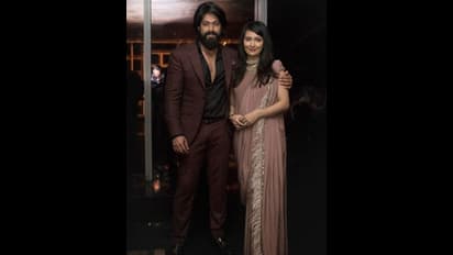 “கே.ஜி.எஃப்” ஹீரோ மகனுக்கு பெயர் வச்சாச்சு... ரொம்ப யோசிச்சு எப்படிப்பட்ட பெயரை தேர்வு செஞ்சிருக்கார் பாருங்க!