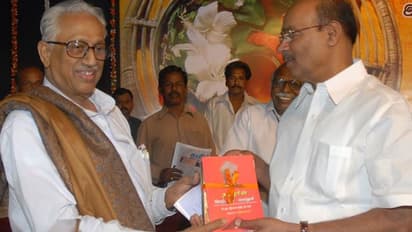 திமுகவில் இருந்த ஒரே அப்பழுக்கற்ற தலைவரும் போயிட்டாரே... அன்பழகனுக்காக கலங்கும் ராமதாஸ்..!