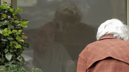 ভালবাসার কাছে হেরে গেল করোনা, আইসোলেশন ওয়ার্ডও বিচ্ছেদ ঘটাতে পারল না বৃদ্ধ দম্পতির