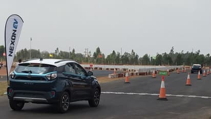 ഡെലിവറി തുടങ്ങി, 300 കിമീ മൈലേജുമായി നെക്സോണ് ഇവി നിരത്തിലേക്ക്