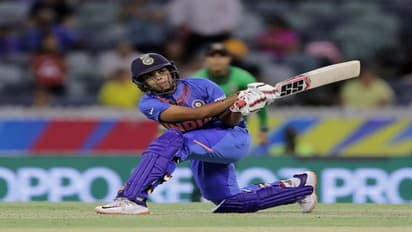 ফাইনালে হেরে হতাশ ভারতীয় দল, প্রত্যাশা অনুযায়ী খেলতে ব্যর্থ সিনিয়ররা