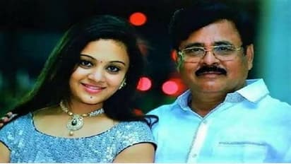 நாட்டை உலுக்கிய ஆணவக் கொலை... தெலங்கானாவில் கூலிப் படையை ஏவிய அம்ருதாவின் தந்தை தற்கொலை!