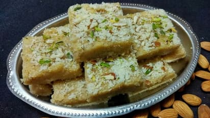 इस बार होली पर बनाएं सूजी की बर्फी, सभी को पसंद आएगा इसका स्वाद