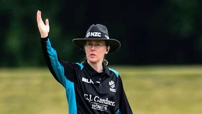 নারী দিবসকে আইসিসি-র কুর্ণিশ, বিশ্বকাপে-র ফাইনাল খেলাতে মাঠে নামলেন কিম কটন