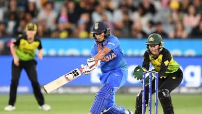 ಶಫಾಲಿ ಆಡಲಿಲ್ಲ, ಭಾರತ ಗೆಲ್ಲಲಿಲ್ಲ; ಆಸ್ಟ್ರೇಲಿಯಾಗೆ ಮಹಿಳಾ ಟಿ20 ವಿಶ್ವಕಪ್ ಟ್ರೋಫಿ