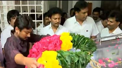 பேராசிரியர் தாத்தா.. உங்க உழைப்புக்கு நன்றி..! உருகிய உதயநிதி ஸ்டாலின்..!