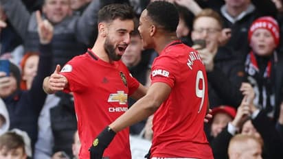 পয়েন্ট ভাগাভাগি স্পার্স ও রেড ডেভিলস-দের, ছন্দে রয়েছেন পোগবা, ফার্নান্দেজ