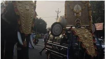 കുളിപ്പിക്കാൻ ഇറക്കിയ ആന തിരിച്ചുകയറിയില്ല; തിടമ്പേറ്റിയത് മാരുതി ഒമിനി വാന്