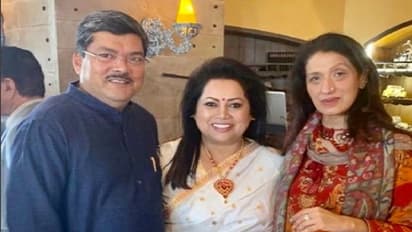 ৩৫ বছরের পুরনো বান্ধবীকে বিয়ে ,৬০ বছরে সাতপাকে বাঁধা পড়লেন কংগ্রেস নেতা