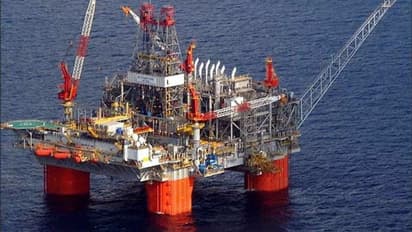 కరోనా వైరస్ లాక్‌డౌన్‌తో భారీగా తగ్గిన  చమురు వినియోగం... పరిస్థితి ఇలాగే కోనసాగితే...?