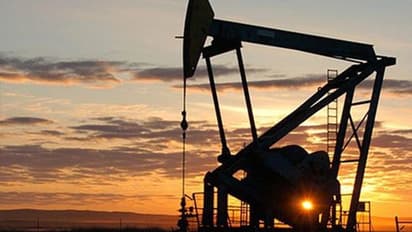 എണ്ണ വില ചരിത്രത്തില് ഏറ്റവും വലിയ തകര്ച്ചയില്; അമേരിക്കന് വിപണിയില് ബാരല് വില പൂജ്യത്തിനും താഴെ