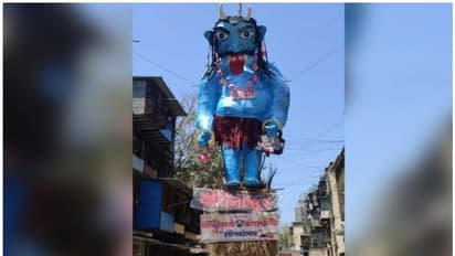 കൊറോണവൈറസ്: രോഗം തുരത്താന്‍ 'കൊറോണാസുരനെ' കത്തിച്ച് ഭക്തര്‍