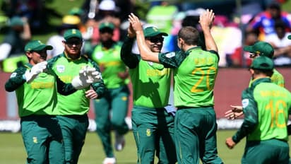 করোনা আতঙ্কের জের, ভারত সফরে হাত মেলাবেন না প্রোটিয়া ক্রিকেটাররা