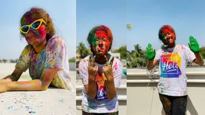 পরীক্ষার আগেও ফিকে হল না দোলের রং, রঙের উৎসবে মাতলেন দিতিপ্রিয়া