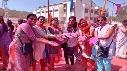 ಕೊರೋನಾ ಭೀತಿ ಮಧ್ಯೆ ಜಮಖಂಡಿಯಲ್ಲಿ ಸಂಭ್ರಮದ ಹೋಳಿ ಹಬ್ಬ