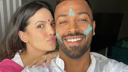 కాబోయే శ్రీమతితో హార్డిక్ పాండ్యా హోలీ సంబరాలు