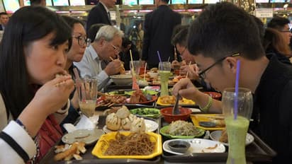 കരുത്തിന് കരടി, സൗന്ദര്യത്തിന് മയില്; 'കൊറോണ' ചൈനക്കാരുടെ ഭക്ഷണരീതിയില് വരുത്തിയ മാറ്റങ്ങള്