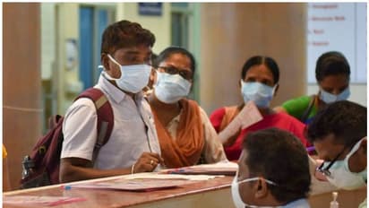 കൊവിഡ് രോഗിയെ പരിയാരം മെഡി. കോളേജിലേക്ക് മാറ്റി; കണ്ണൂരില് കൂടുതല് പേര് നിരീക്ഷണത്തില്