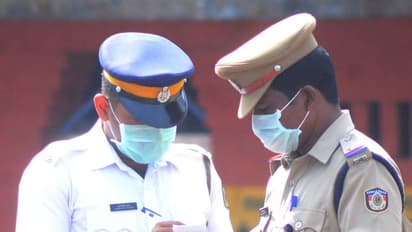 രണ്ട് ജില്ലകളെ കൂടി ഗ്രീൻ സോണിലേക്ക് മാറ്റാൻ കേരളത്തിന് താത്പര്യം, തടസമായി കേന്ദ്രത്തിൻ്റെ മാർഗനിർദേശം