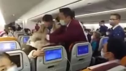 ചൈനക്കാരിയായ യാത്രക്കാരി ചുമച്ചു; തായ് വിമാനത്തില്‍ സംഭവിച്ചത് - വീഡിയോ