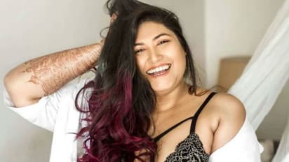 'നിന്റെ കാമുകന്‍ കൂടുതല്‍ സുന്ദരിയായ ഒരുവള്‍ക്ക് വേണ്ടി നിന്നെ ഉപേക്ഷിക്കും...'