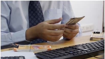 സഹകരണ ബാങ്കുകളിലും സഹകരണ സംഘങ്ങളിലും ഒഴിവുകൾ; അപേക്ഷ ക്ഷണിച്ചു‌