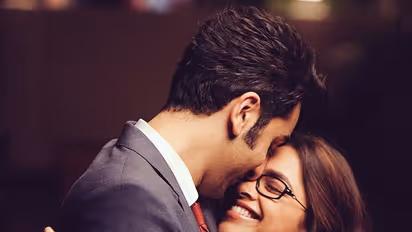 Deepika Padukone gets touchy when Imtiaz Ali asks about Ranbir Kapoor (Watch)