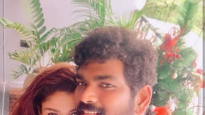 நயன்தாரா - விக்னேஷ் சிவன் ரொமான்டிக் கிளிக்ஸில் இதை கவனித்தீர்களா?... மிஸ் பண்ணியிருந்தால் இங்க பாருங்க...!