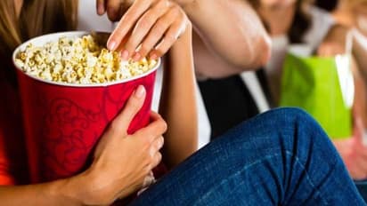 दिल्ली में सभी सिनेमा हॉल 31 मार्च तक बंद, कोरोना से निपटने के लिए खाली फ्लैट में लगाए जा रहे हैं बेड