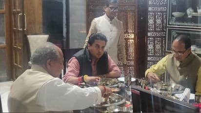 भाजपा कार्यालय में कांग्रेस को ललकारा, फिर शिवराज सिंह चौहान के घर खाया खाना, ऐसी रही डिनर पॉलिटिक्स