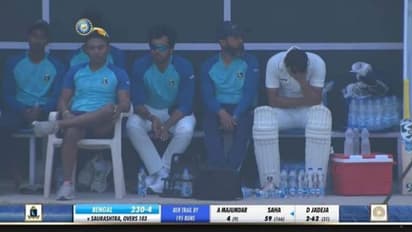 পঞ্চম দিনের শুরুতেই উইকেট হারিয়ে চাপে বাংলা