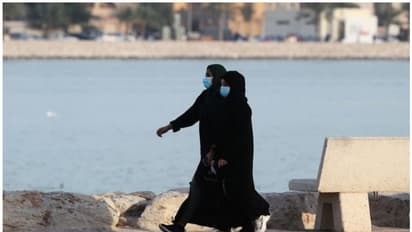 ആളുകൾ കൂട്ടം കൂടരുത്, ഹസ്തദാനം ചെയ്യരുത്; കര്ശന നിര്ദേശവുമായി സൗദി