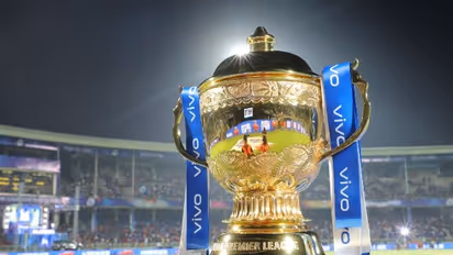 ഐപിഎല് ഉപേക്ഷിക്കുമോ? കാത്തിരിക്കുന്നത് 10000 കോടിയുടെ നഷ്ടം എന്ന് റിപ്പോര്ട്ട്